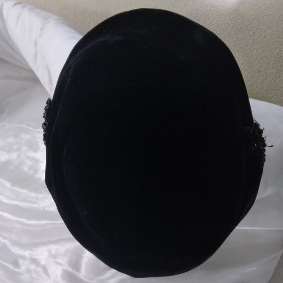 Vintage White House Black Market black velvet capelet with Debette Cloche Hat - Picture 7 of 12